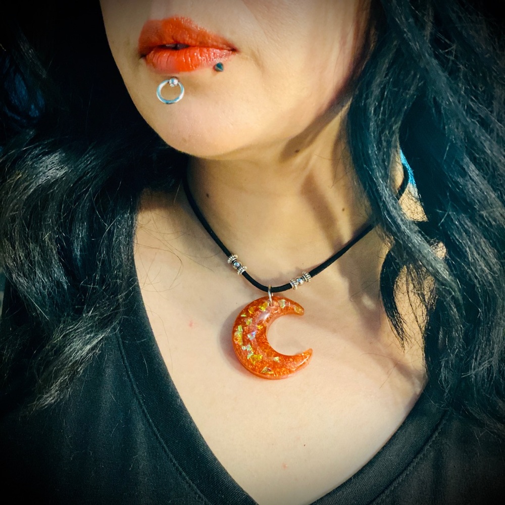 Orange & iridescent glitter resin crescent moon - Picture 12 of 14